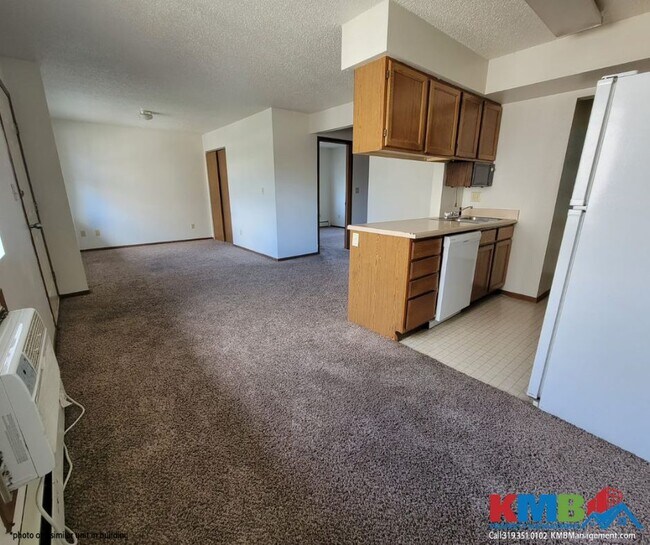 Building Photo - 619 S Johnson-6