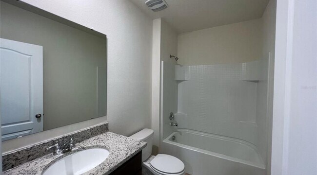 Foto del edificio - 2703 Sunkissed Dr