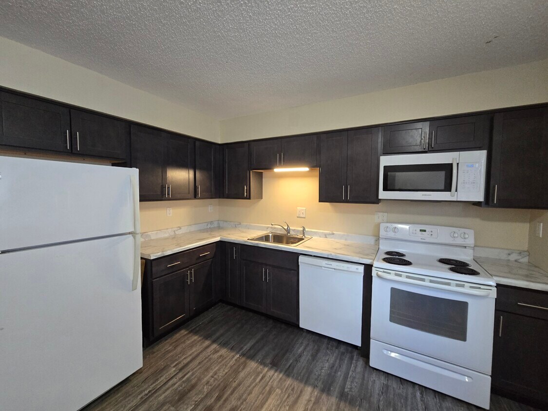Foto principal - 370 Clymer Rd
