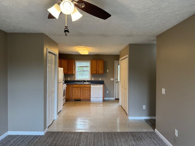 Foto del edificio - Candler - 2 Bedroom Available Now