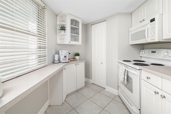 Foto del edificio - 1770 Benjamin Franklin Dr