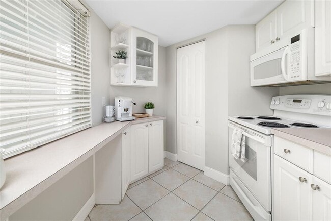 Building Photo - 1770 Benjamin Franklin Dr