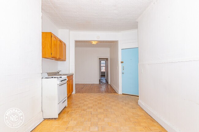 Foto del edificio - 552 Grand St