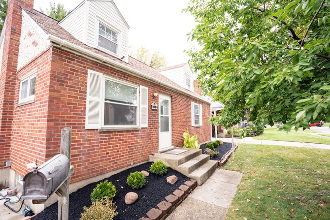 Building Photo - 1758 Sanborn Dr