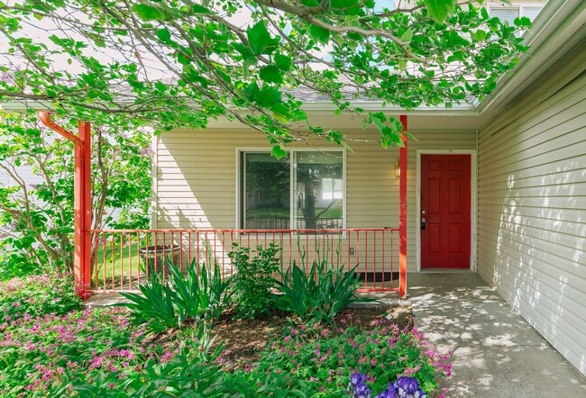 Building Photo - Home In the Landings