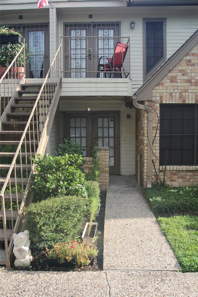 Foto del edificio - 2425 Holly Hall St
