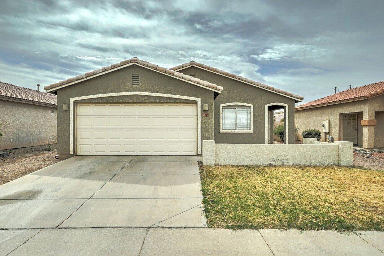 Primary Photo - COMING SOON! Spacious 3 Bed 2 Bath home in...