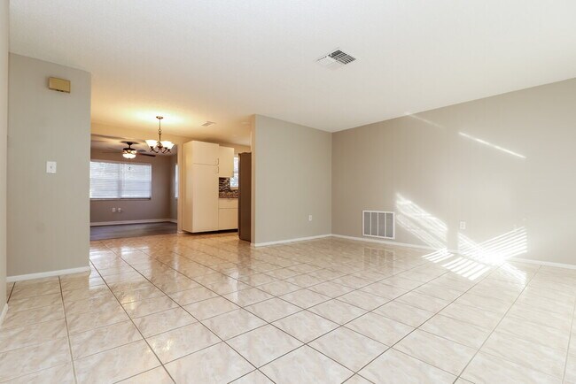 Building Photo - 7921 Eugene Dr