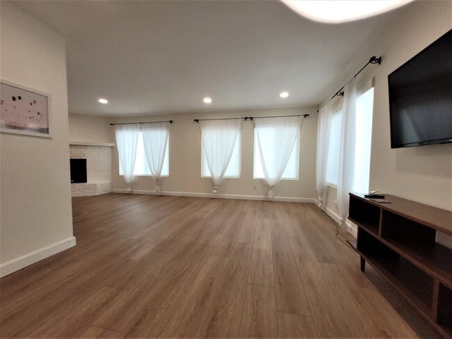 Building Photo - Coming Soon!