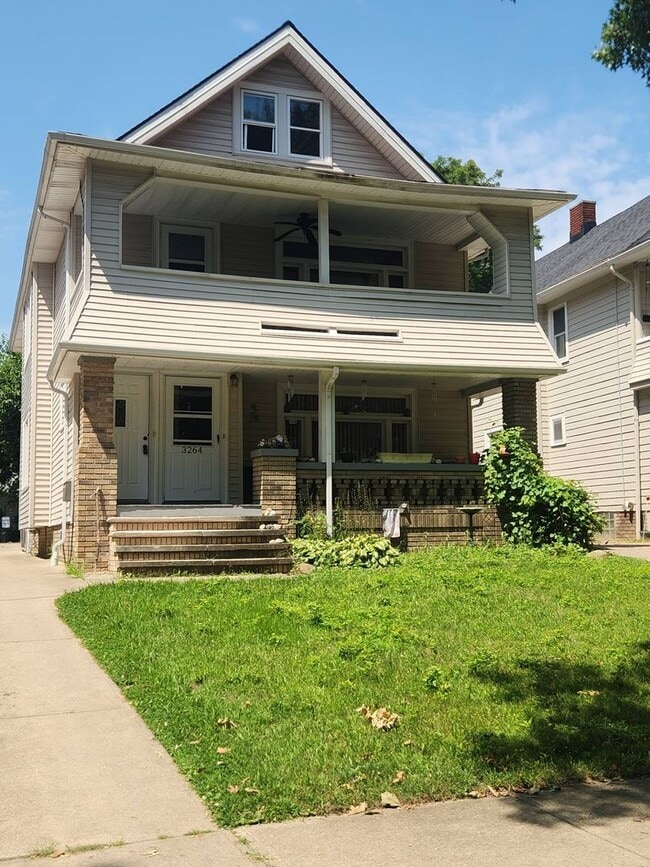 Building Photo - 3264 W 130th St