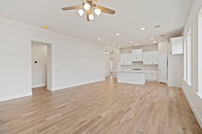 Building Photo - 16314 Rock Hollow Bend Ln