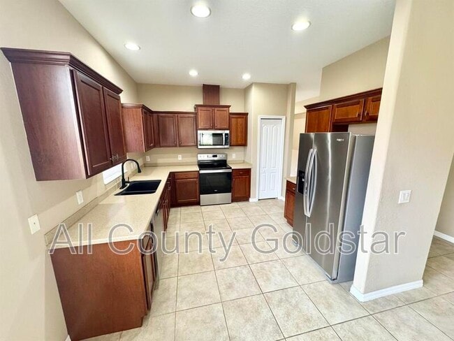Building Photo - 11489 Tinder Ct