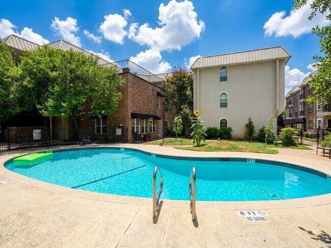 Foto del edificio - 910 Duncan Ln