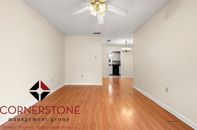 Foto del edificio - 2 Bed, 1.5 Bath located off of Brightside ...