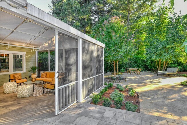 Foto del edificio - 1450 Diamond Mountain Rd