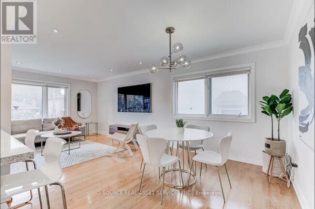 Photo du bâtiment - 96 Wyndcliff Crescent