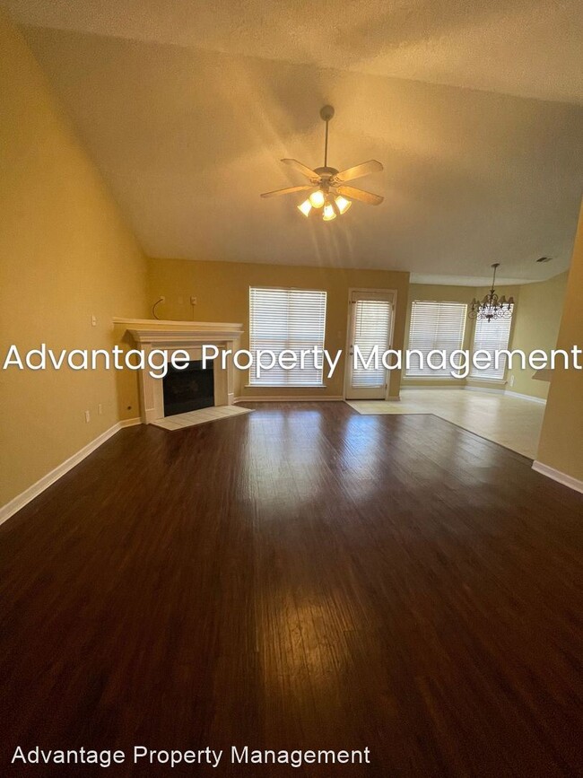 Building Photo - 4 br, 2 bath House - 10154 Old Well Trc.
