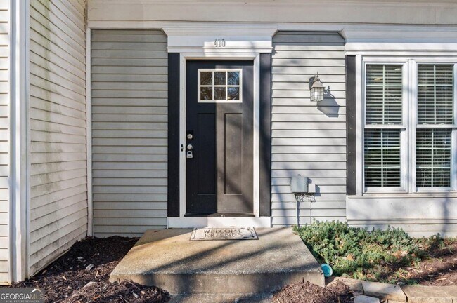 Building Photo - 410 Wedgewood Way