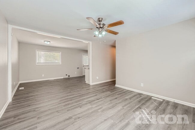 Building Photo - 9209 Edgevale Dr