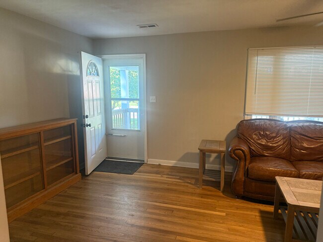 Foto del edificio - 207 Winchester Dr