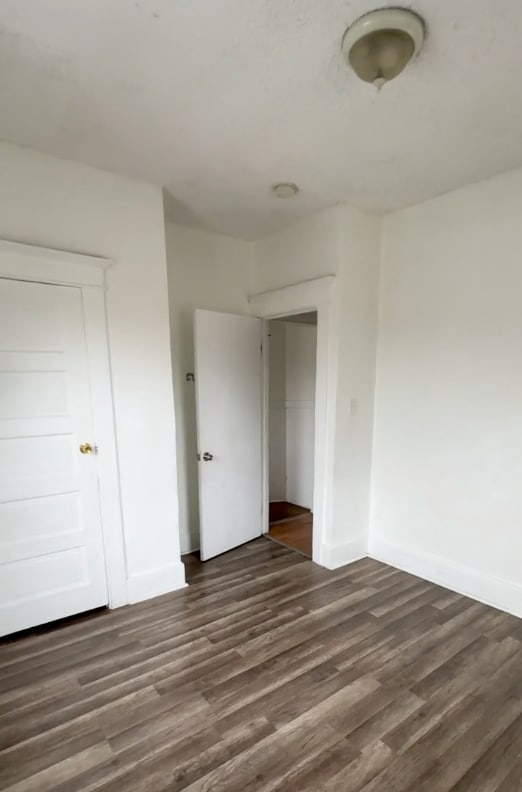 Building Photo - 822 W 42nd Pl