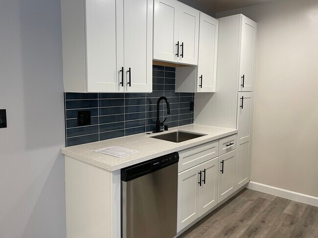 Foto del edificio - 7307 W Willoughby Ave