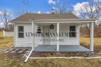 Building Photo - This beautifully updated 4-bedroom, 1-bath single-family home is ready for move-in!