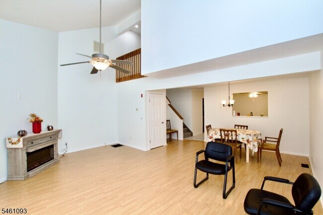 Building Photo - 32 Rhea Run