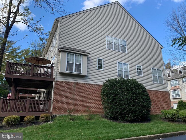 Building Photo - 112 Tanglewood Ln