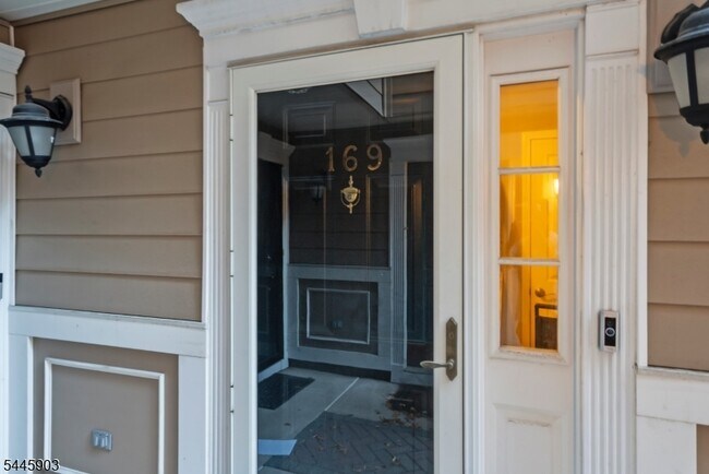 Foto del edificio - 169 Price Ct