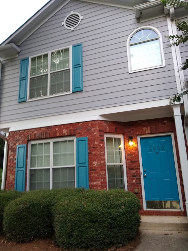Building Photo - 4830 Walden Lake Pointe