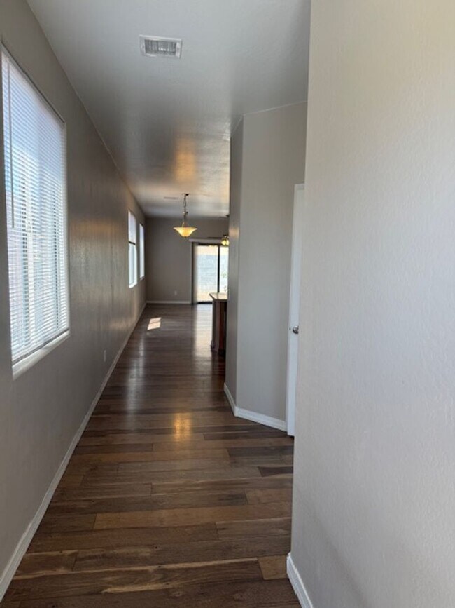 Foto del edificio - 3 Bedroom 2 Bath Home - Contact Property Pros Property Management