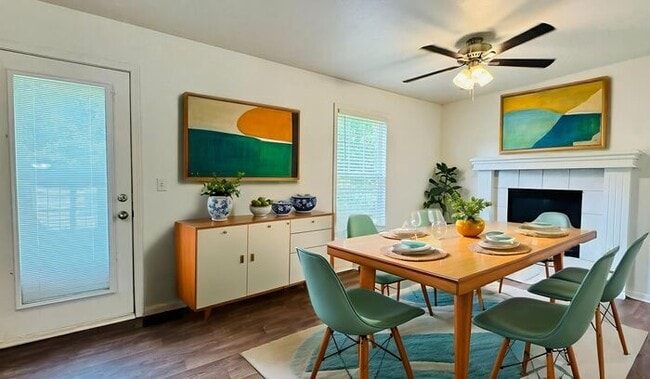 Building Photo - Creekwood Park Townhomes - Ask About our Reduced Rate with a 15 Month Lease!