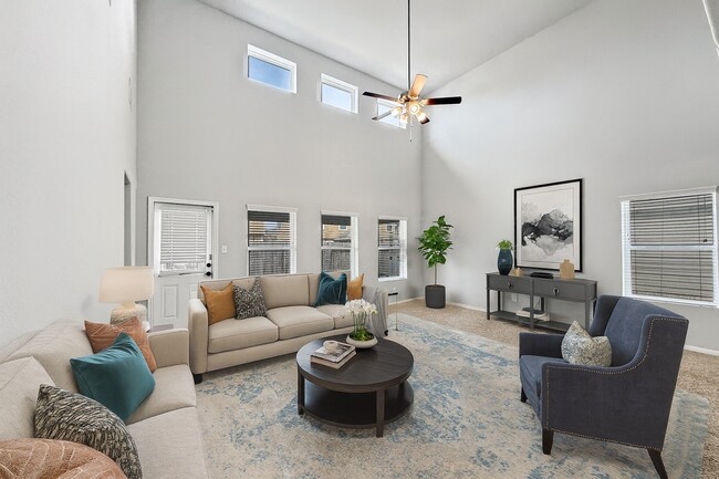 Foto del edificio - 3003 Silverhorn Ln