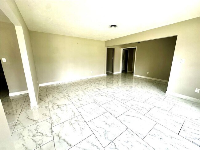 Foto del edificio - 8207 Rockhill St