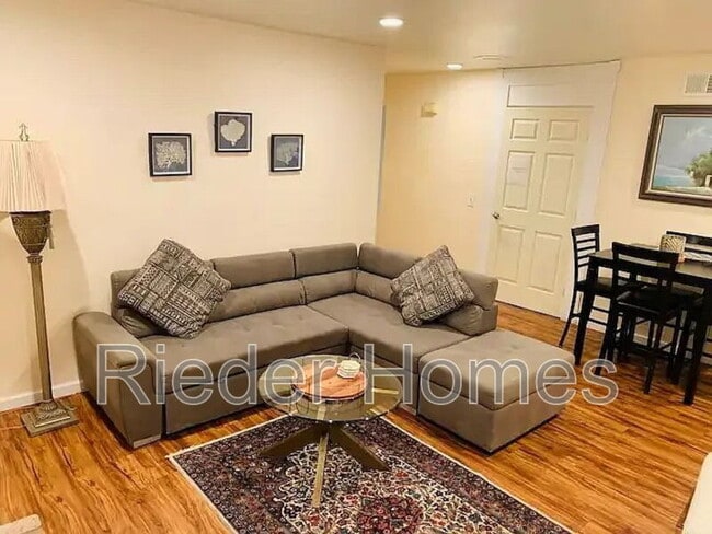 Building Photo - 4435 Summer Dr
