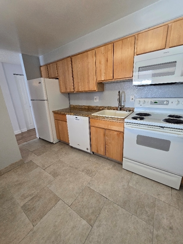 Photo - 1008 Corona St Apartment