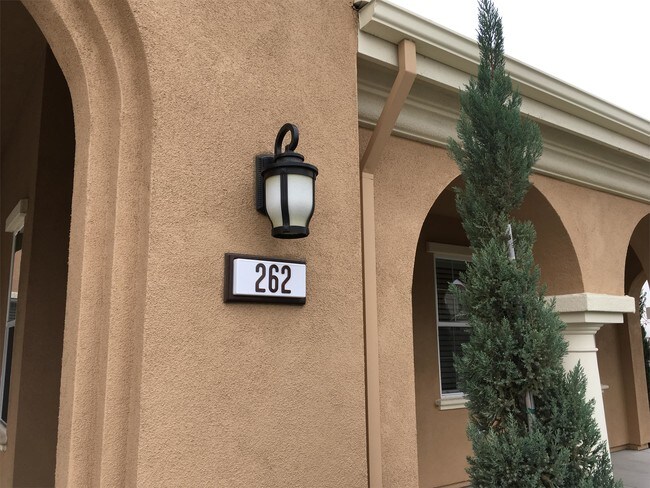 Foto del edificio - 262 Grazia Ave