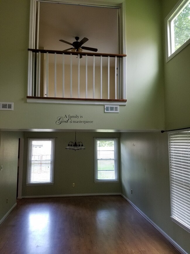 Building Photo - 161 Coventry Ln