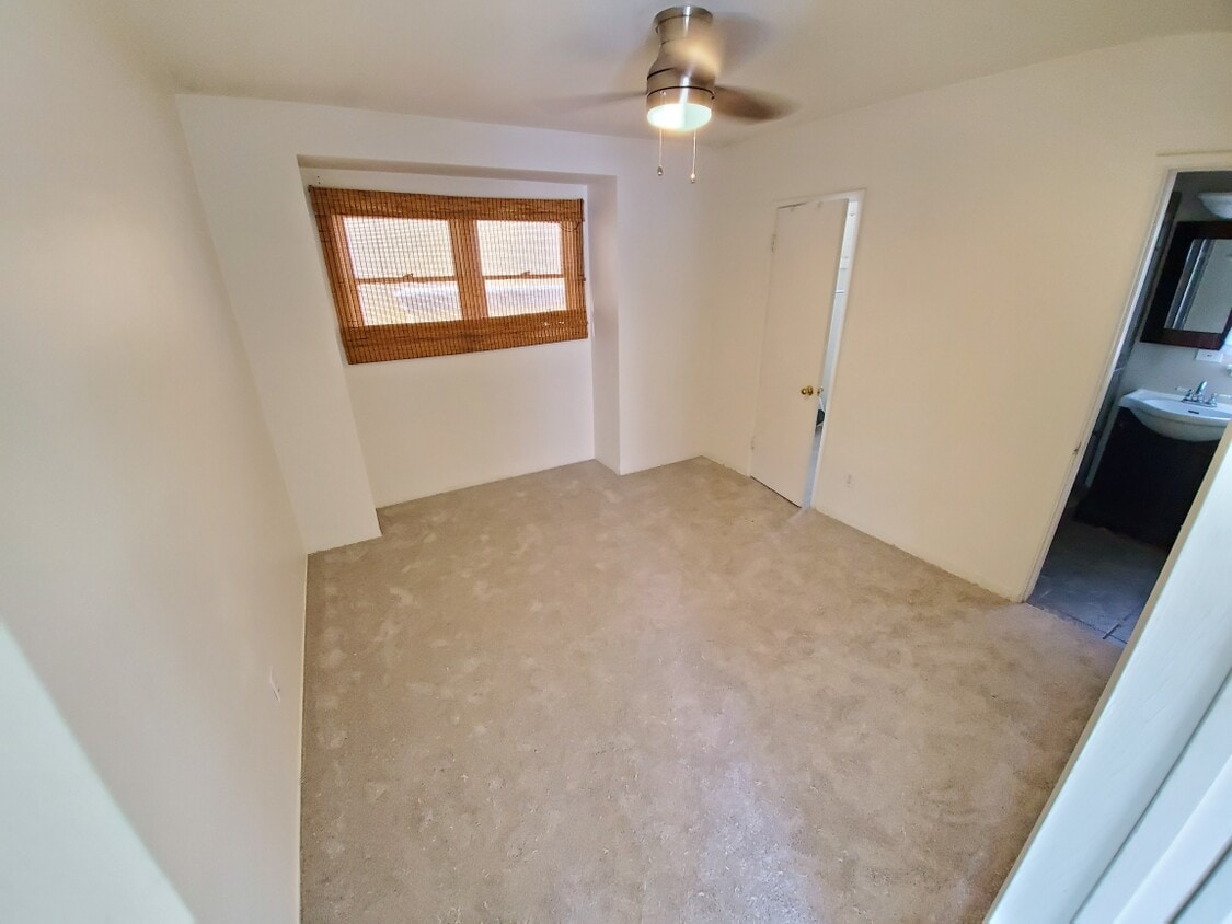 Bedroom - 933 Bayview Dr