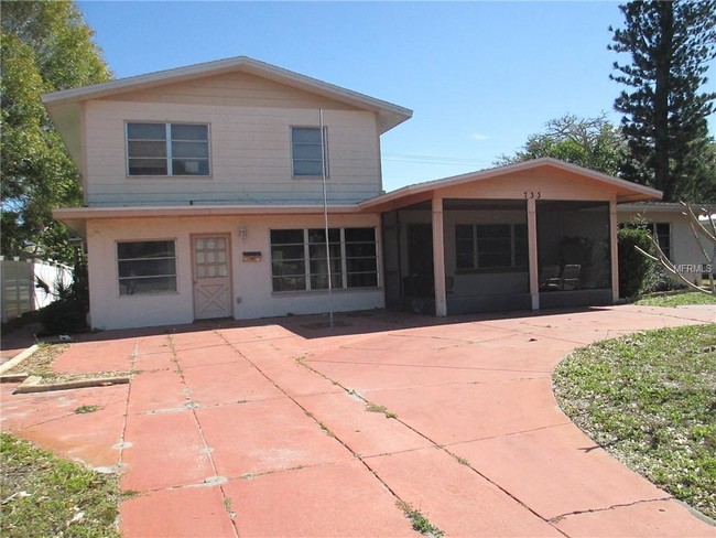 Building Photo - 733 Nokomis Ave S