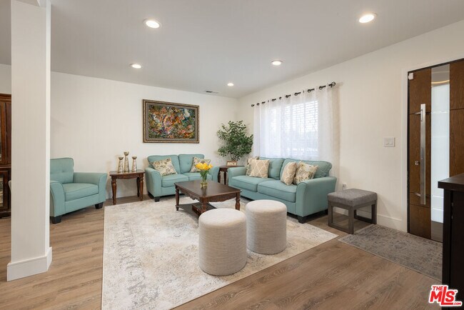 Foto del edificio - 17332 Bullock St