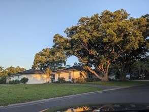 Building Photo - 1455 Fairway Dr