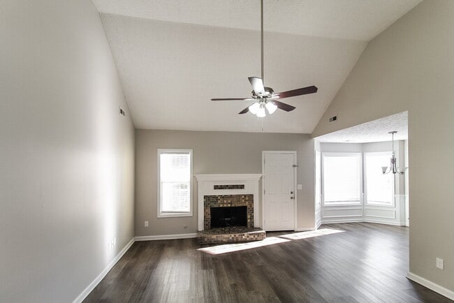 Building Photo - 125 Eastfield Ct
