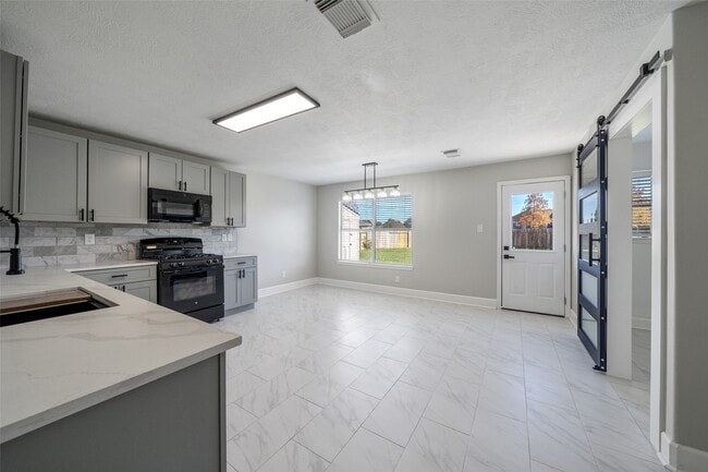 Building Photo - 1111 Kingbriar Cir