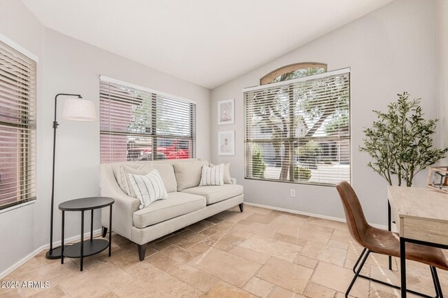 Foto del edificio - 4632 E Mossman Rd