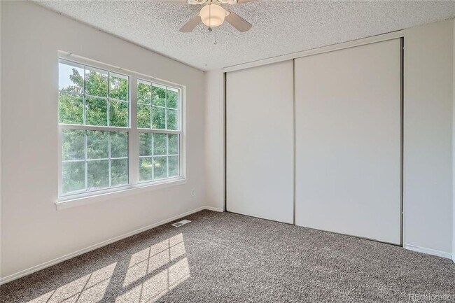 Foto del edificio - 10569 W Dartmouth Ave