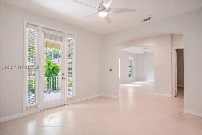 Building Photo - 1518 Fenton Dr