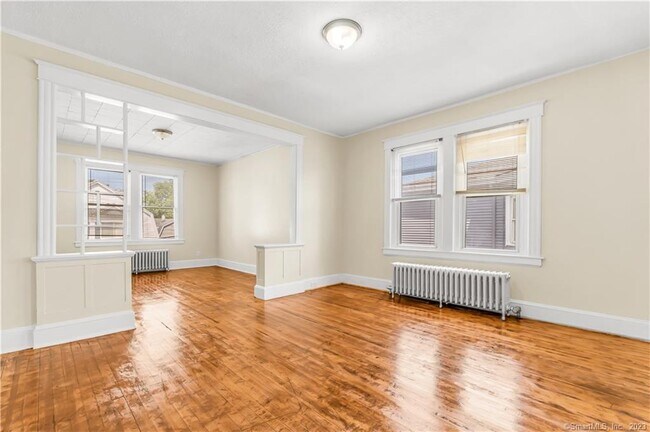 Building Photo - 130-132-132 Kent St