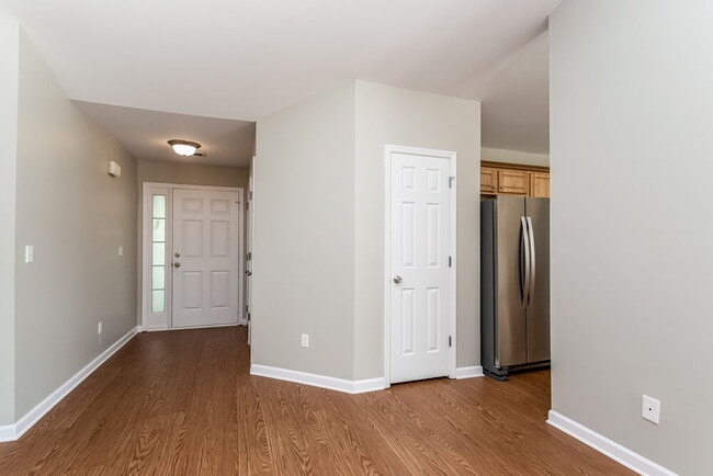 Building Photo - 172 Lantana Dr